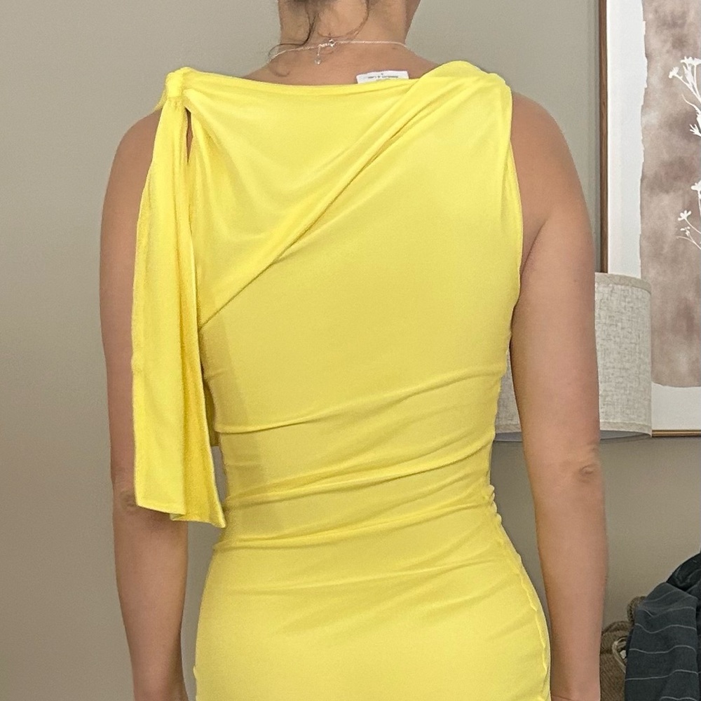 Chic One-Shoulder Yellow Dress